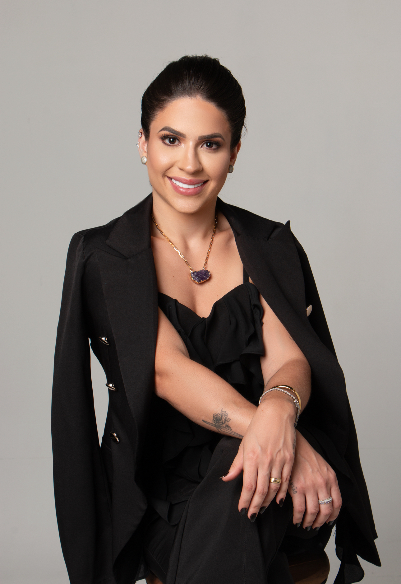 Dra. Bia Neves em retrato profissional